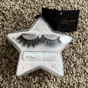 Lilly Lashes - 3D Mink “Miami” with clear lash adhesive in Star shaped ornament